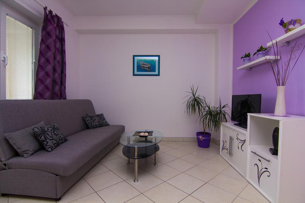 Apartments Dario Krk Town Extérieur photo