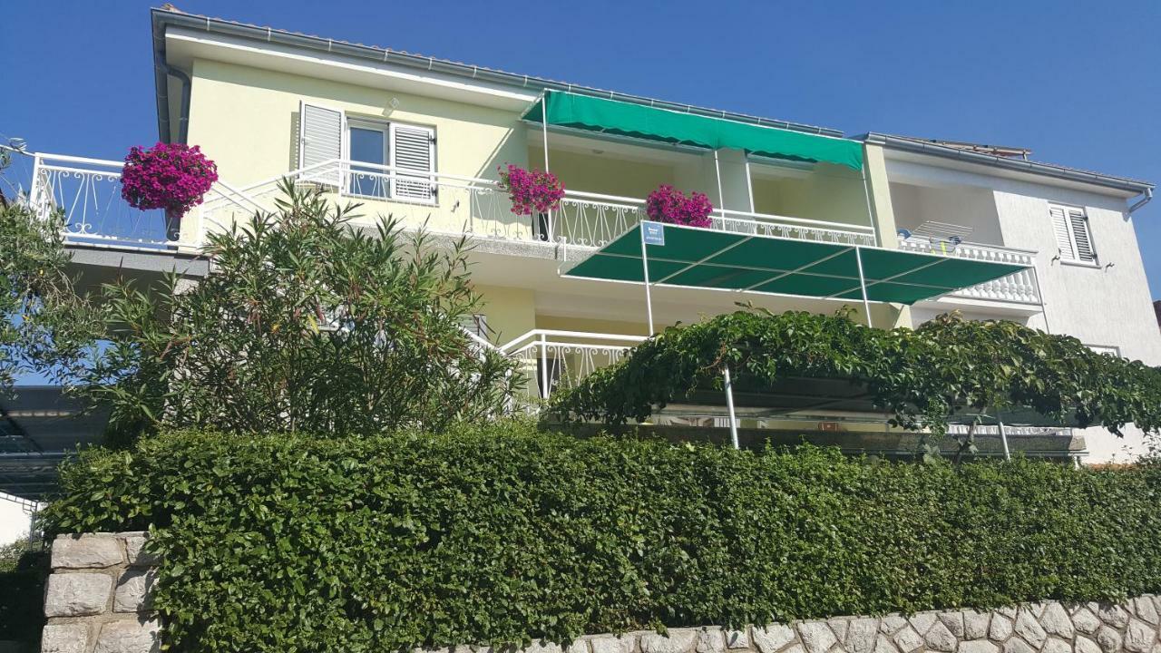 Apartments Dario Krk Town Extérieur photo